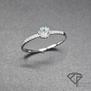 Bright Bloom Silver Ring – 1.1g Delicate Charm