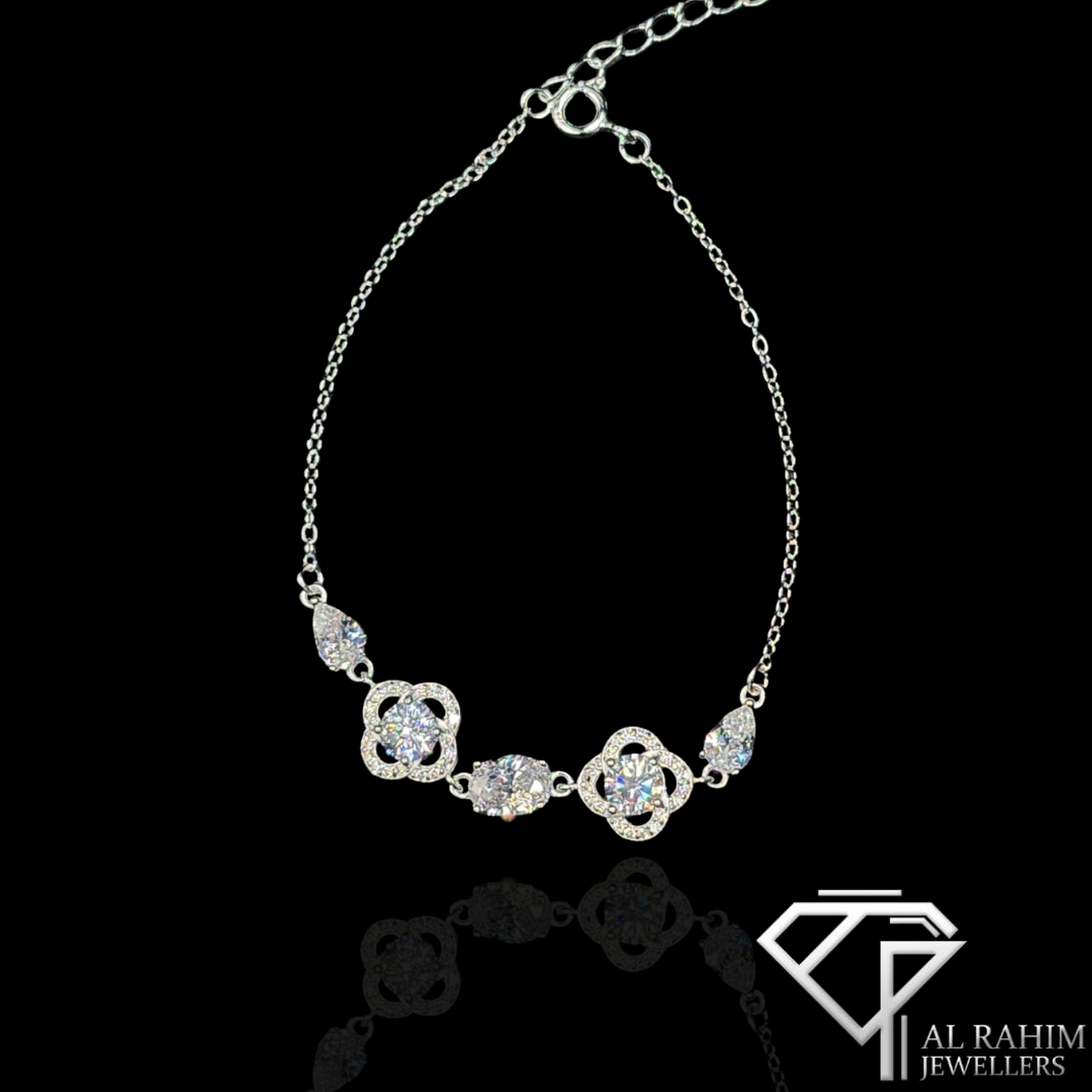 White Clover Silver Bracelet – 3.6g Pure Elegance - Image 2